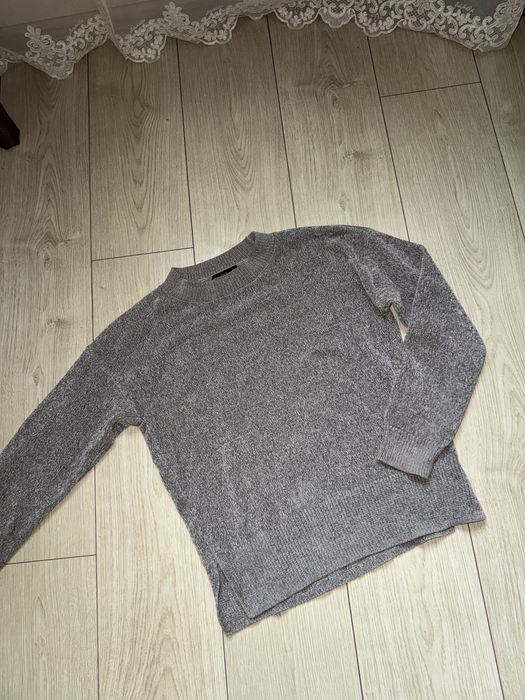 Сірий дуже мьякий теплий світер