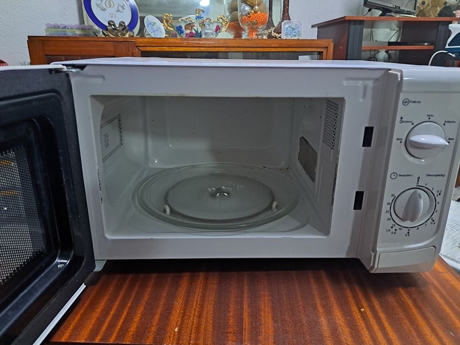 Micro-ondas Orima Modelo OR720CWW