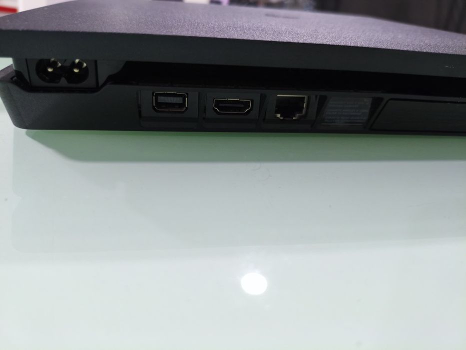PlayStation 4 em excelente estado!