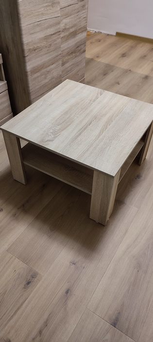 Niski stolik kawowy (kwadratowy)