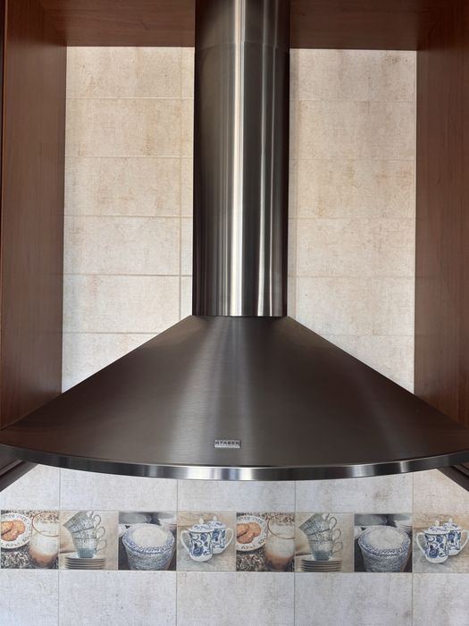 Кухонна витяжка Faber