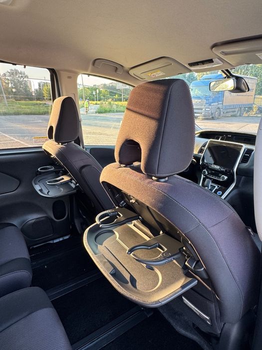 Продам Nissan serena