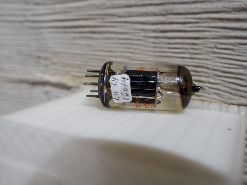 RCA NOS ECC83 / 12AX7 / 5751  Black Plate - Legenda