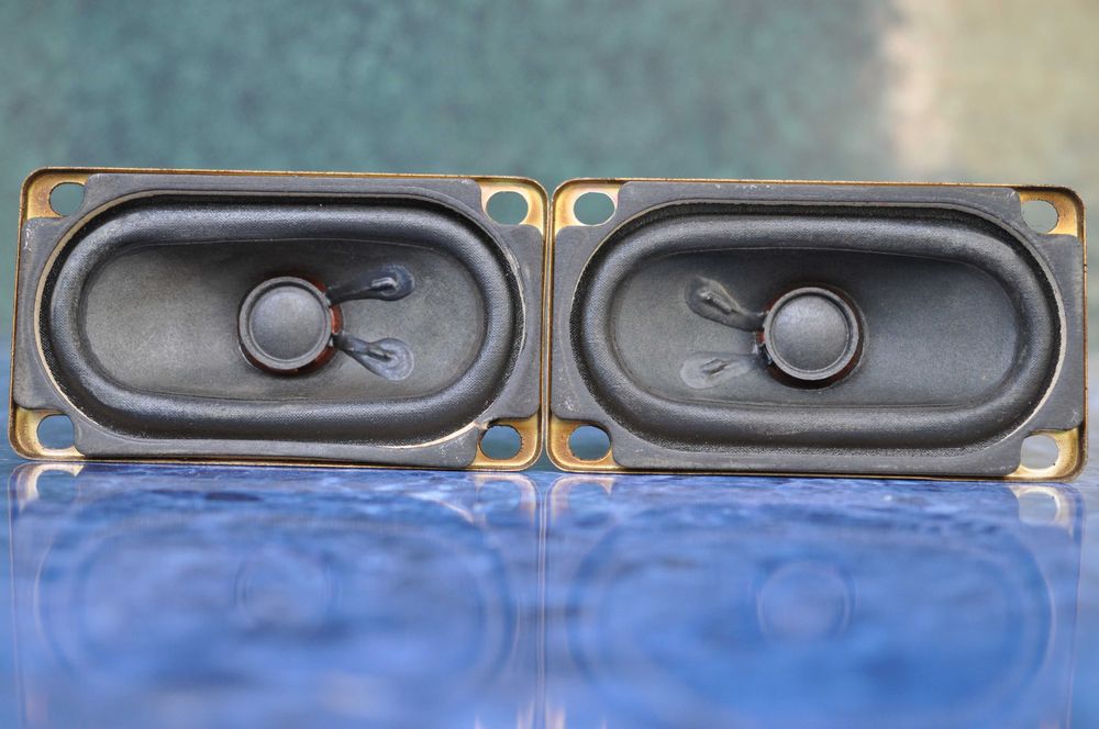 7 телевізійних динаміків одним лотом.