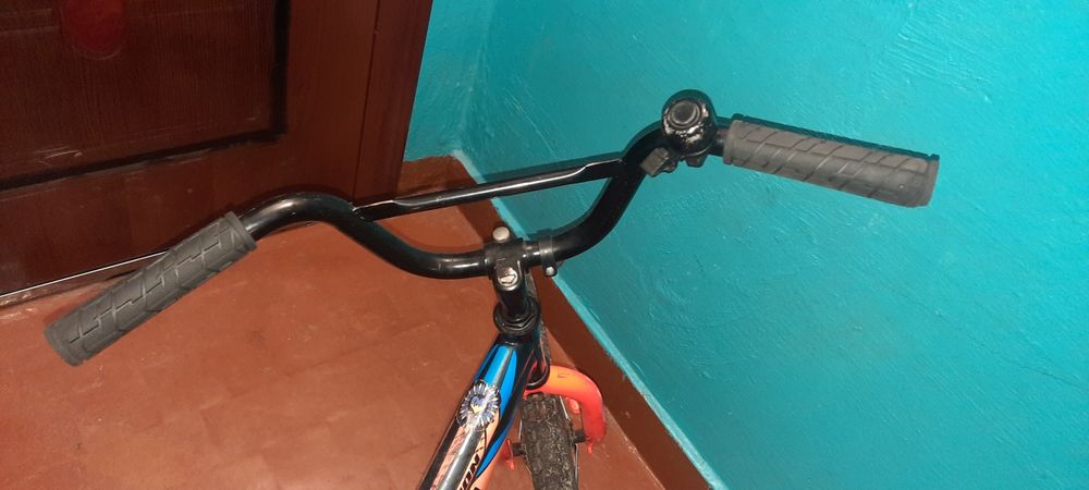 Дитячий велосипед AVANTI LION