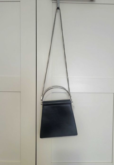 Torebka na ramię na łańcuszku