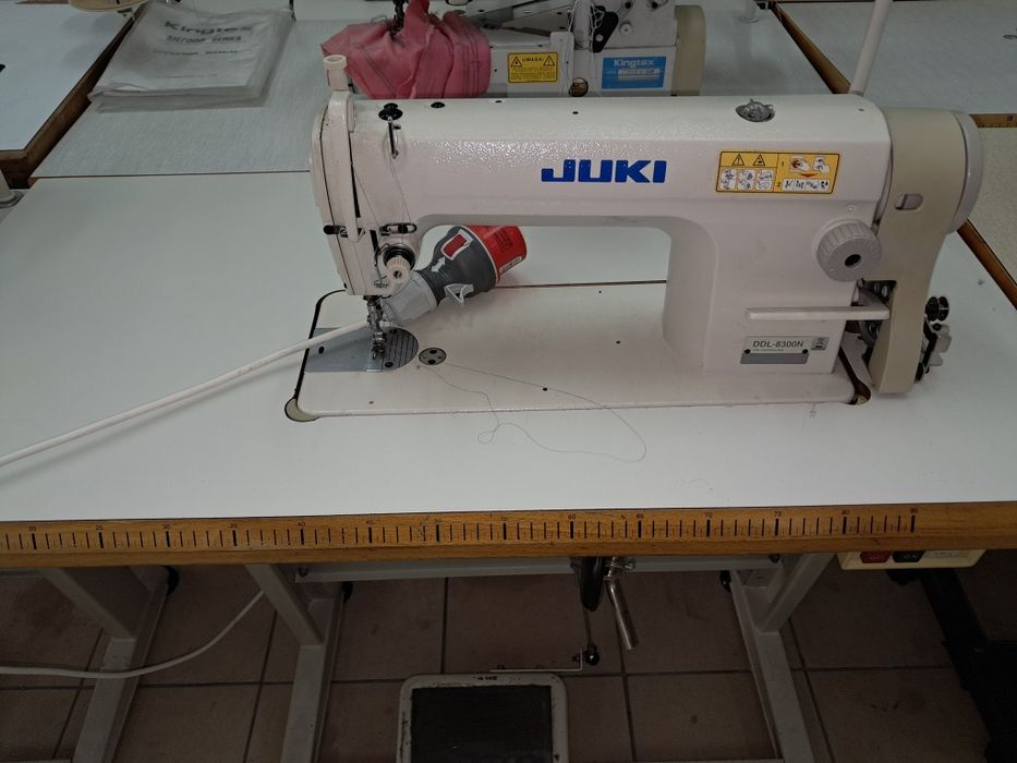 Sprzedam  pakiet ,podklejarkę ,nóż, overlock,renderkę, dwuigłówkę,stęb