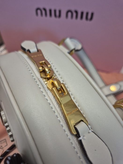 Сумка Miu Miu 24×14×8 см молочна