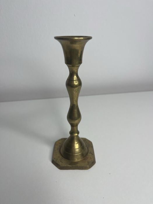 Mosiężny świecznik