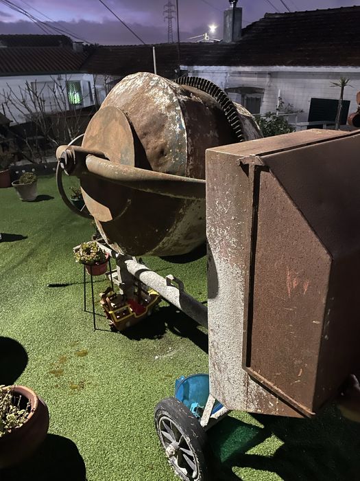 Betoneira 250 Lt Usada