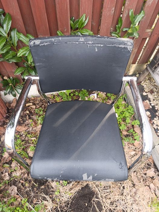 Krzesła stan obić słaby