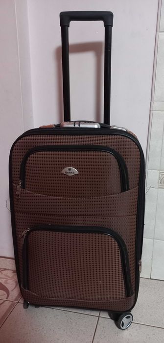 Валіза 50 см на колесах
