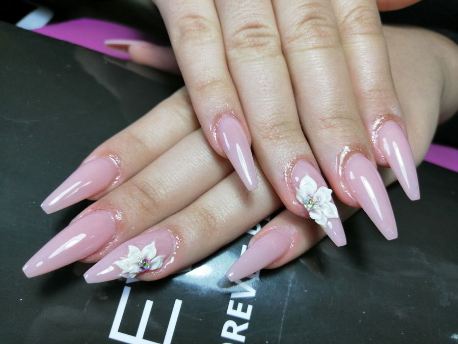 Курсы манікюр, нарощування нігтів.