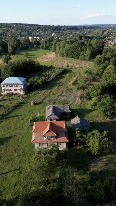 Продаж господарства в Карпатах с. Стопчатів цегляний будинок 138 м2 літня кухня господарські приміщення 107 сот. землі є газ БЕЗ КОМІСІЇ