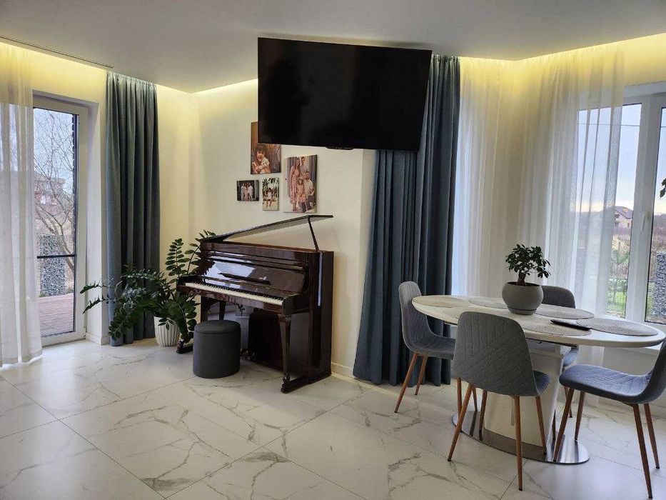 продаж елітно будинку в селі Ганусівка