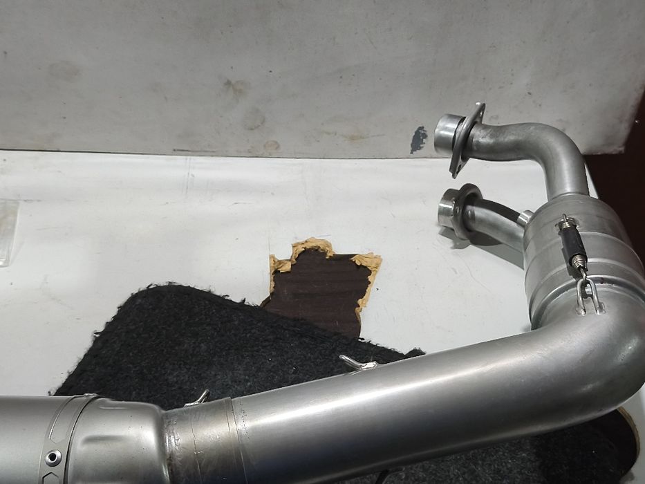 Ackrapovic  Yamaha R7 / MT 07