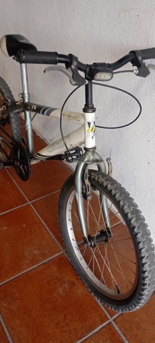 Bicicleta BTT "roda 20"