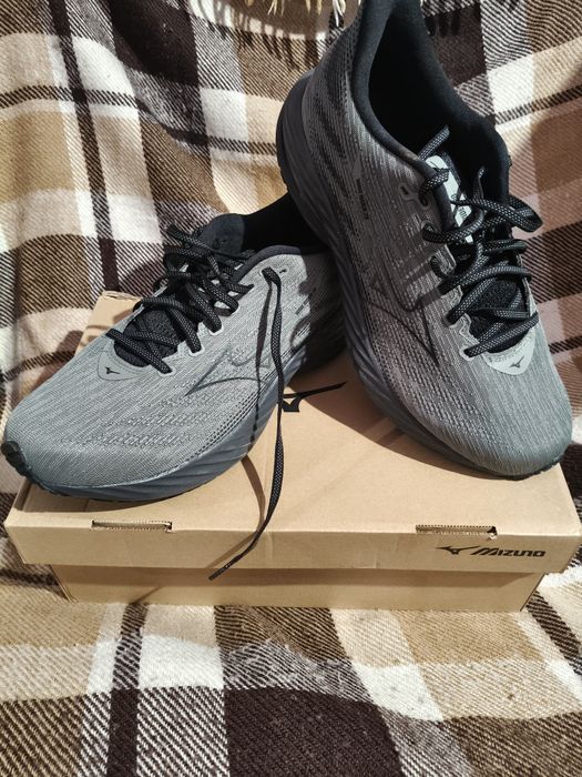Mizuno wave rider 28, нові, розмір 12, колір moss green