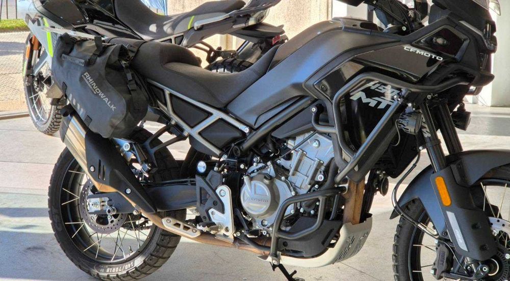 CFMOTO 450 MT com extras