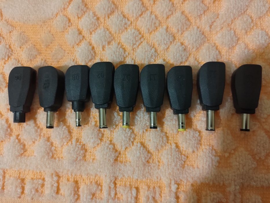 Универсальный блок питания 12V - 24V с набором штекеров