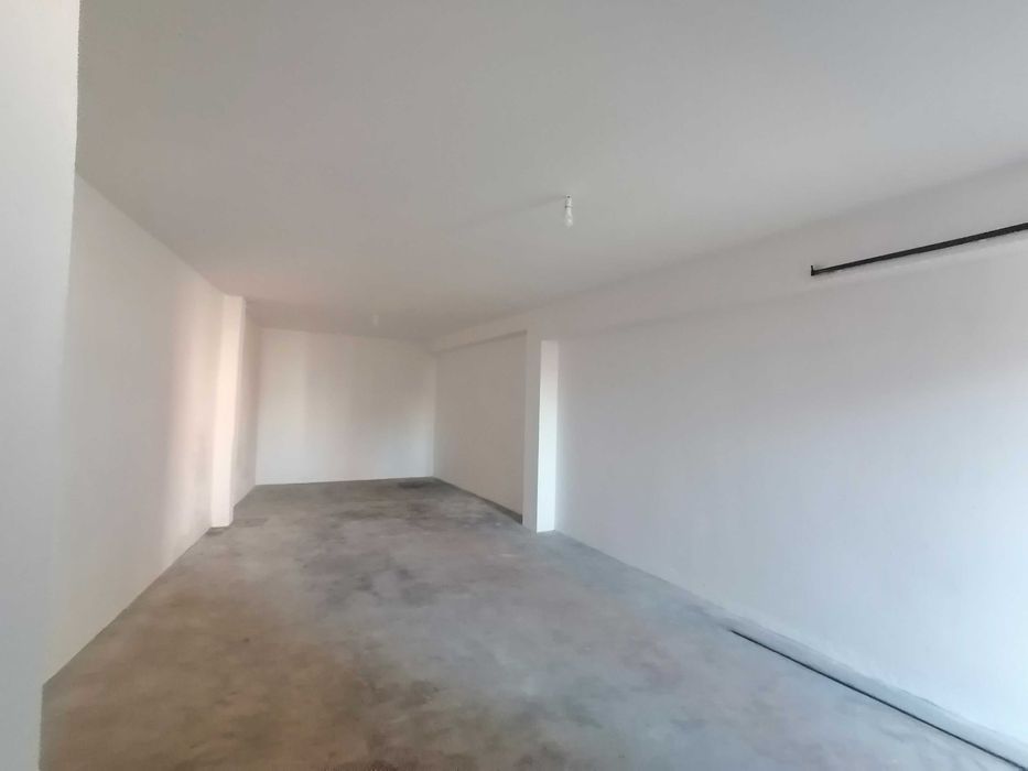Armazém c/ WC, Garagem Gaia centro Avenida República