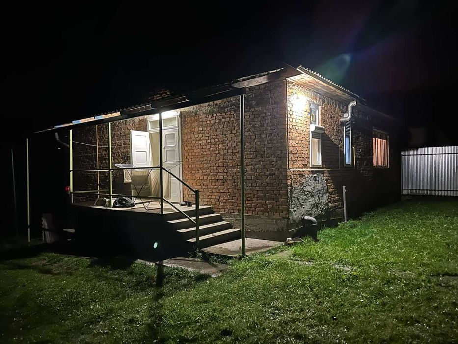 Продається одноповерховий будинок з великою земельною ділянкою
