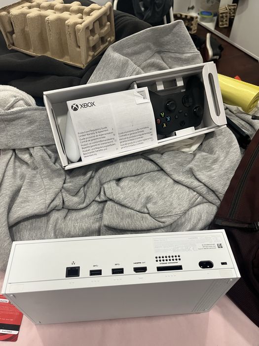 X box serie s 512G dois comandos Nova na caixa