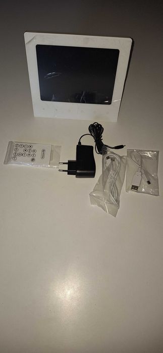 Moldura Digital USB com comando