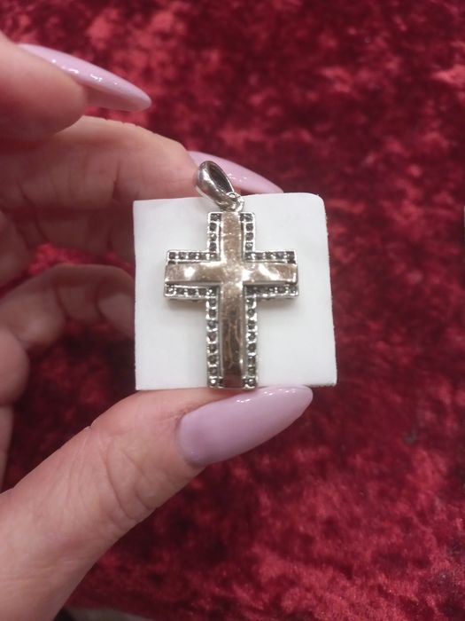 Baixa de preço. Cruz espectacular em ouro de 19,2k e prata 925,devida