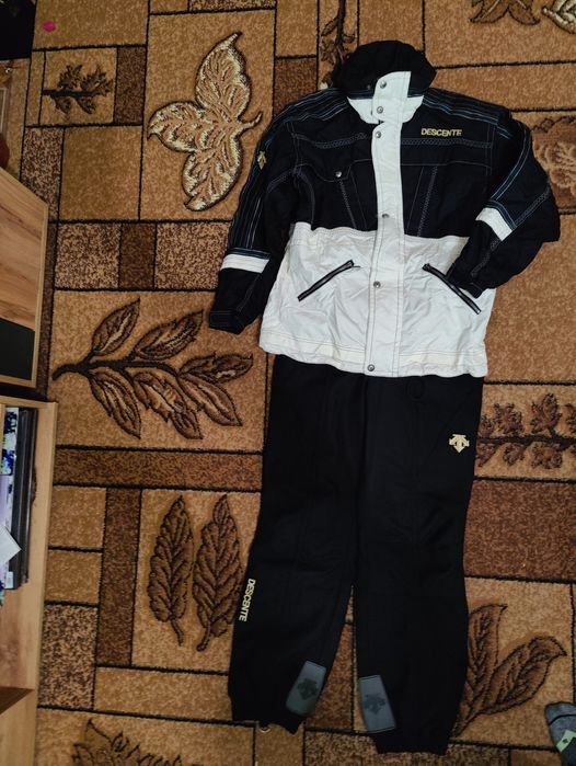 Фірмовий лижний костюм Descente (Японія)