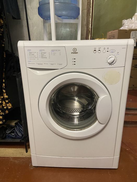 Стиральная  машина Indesit Рабочая :)