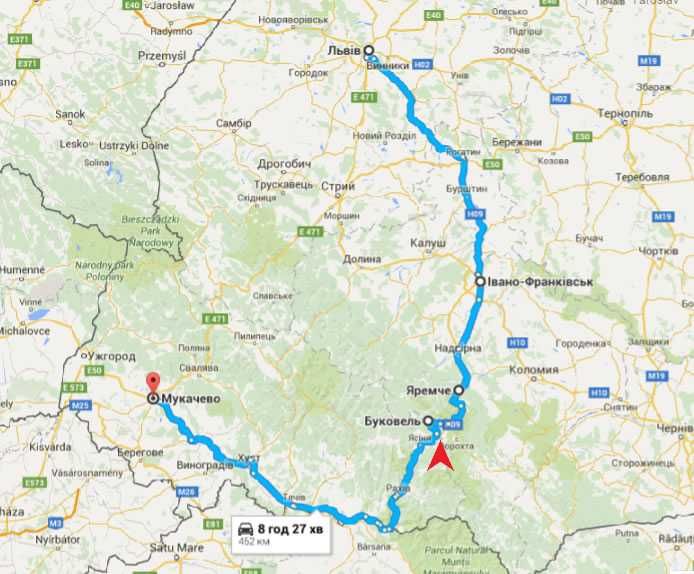 Земля в Яблуниці, поруч з трасою