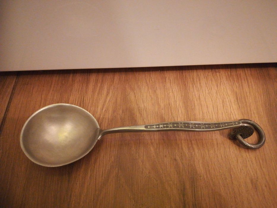 Chochla do zupy z cyny