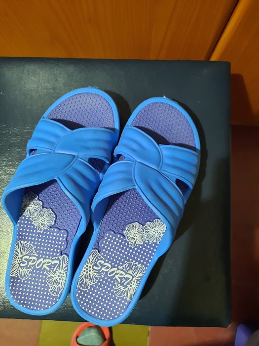 Шлепанцы, летние шлепки, босоножки.