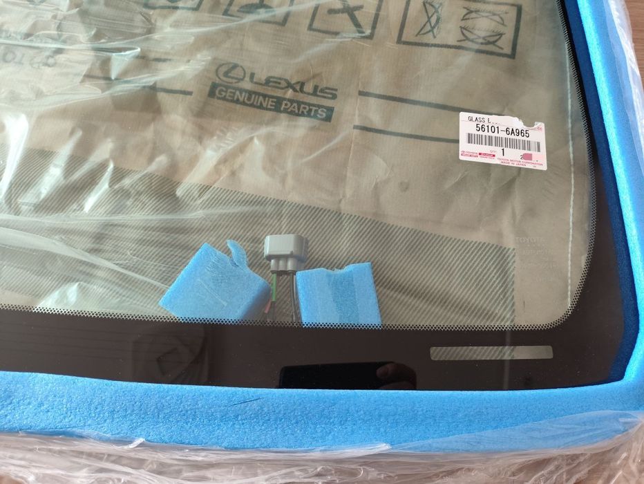 Скло лобове (вітрове) Toyota Land Cruiser 200