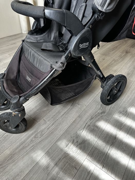 Прогулянкова коляска britax b-motion