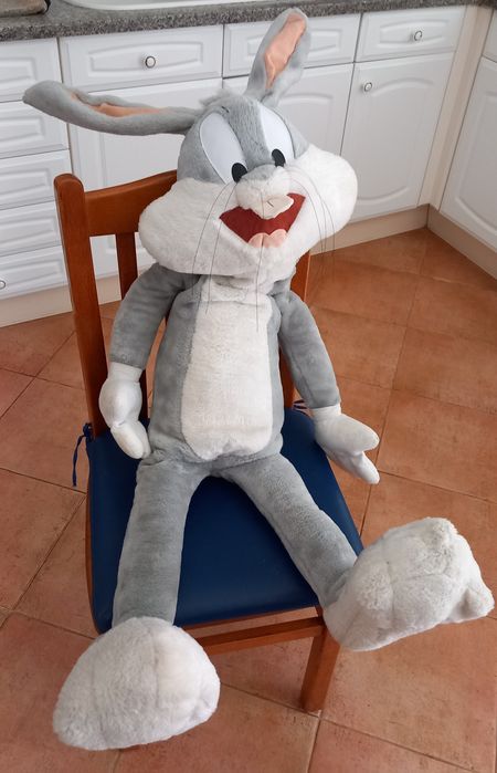 PELUCHE ENORME do Famoso COELHO BUGS BUNNY. Criança brincar ou decorar
