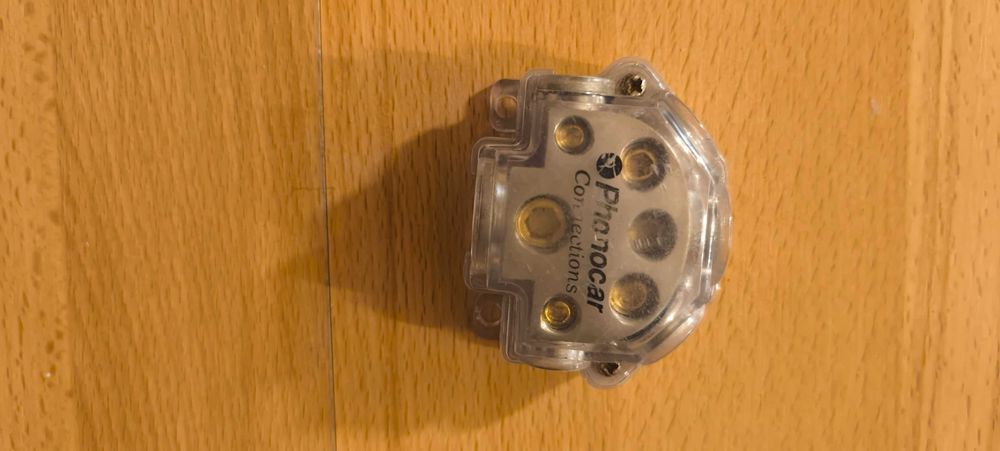 Amplifiers and Self-Powered Speakers64284518984577123