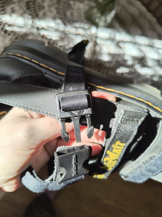 SPRZEDAM Sandały Martens