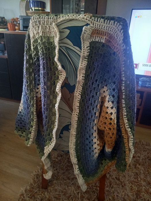 Casaco cardigan em crochet