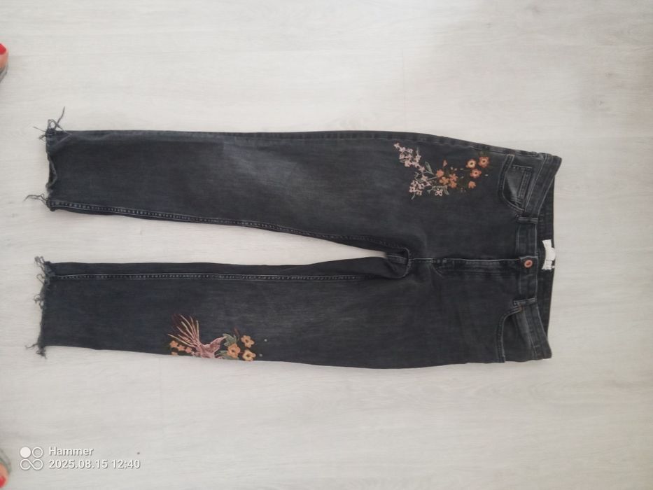 Jeansy z haftem hm 44