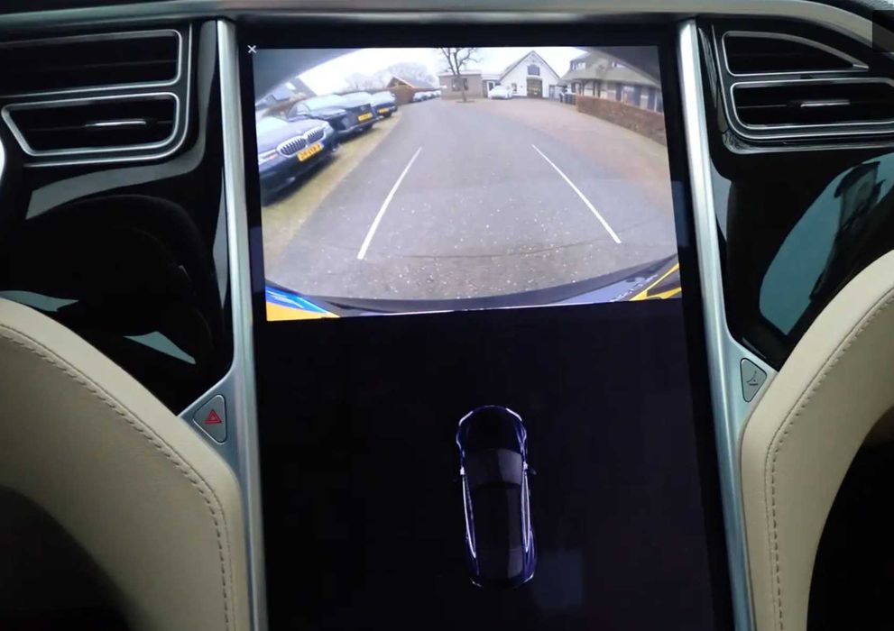 Tesla Model S
85 CCS