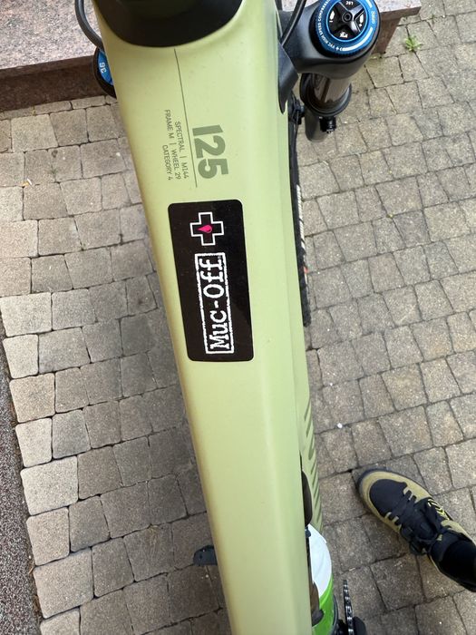 Canyon Spectral 125 CF9 trail enduro muc off