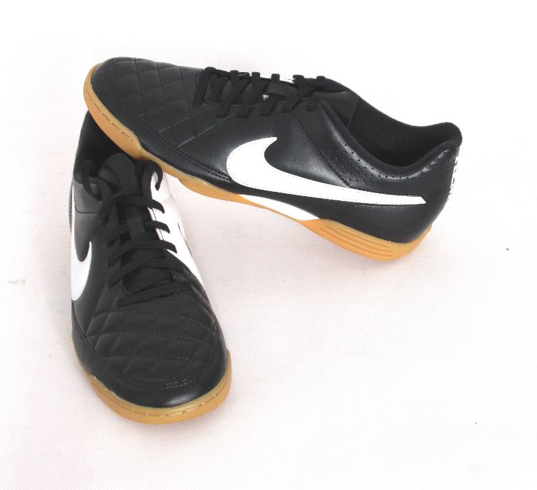 Halówki NIKE Tiempo Rio II IC. Nowe !!