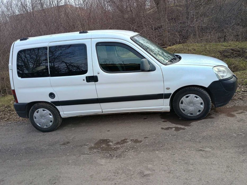 Продаю Пежо партнер 2004 року