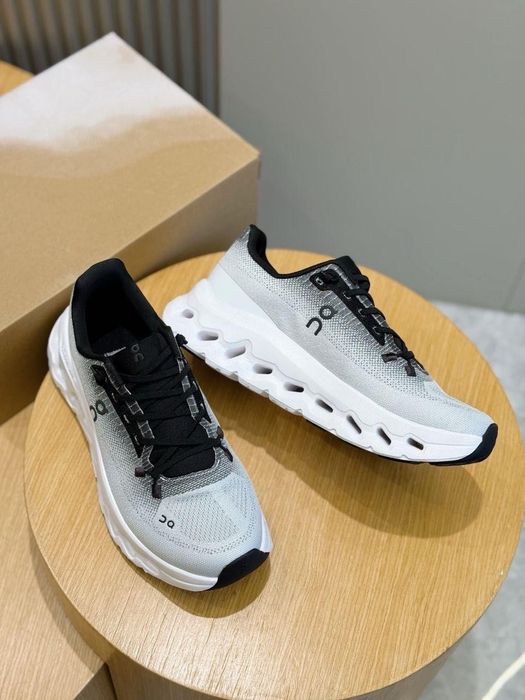 ON Cloudtilt White Black оригинал женские кроссовки белые черные для бега ходьбы