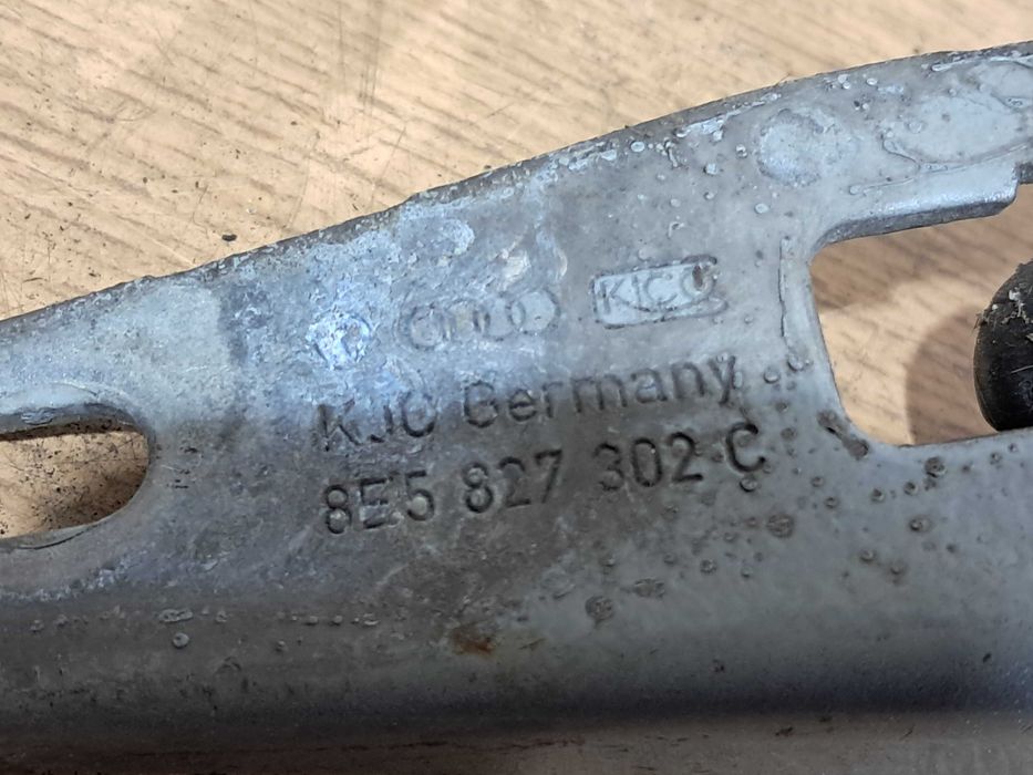 Zawias zawiasy klapy 2 szt prawy lewy sedan AUDI A4 B7
