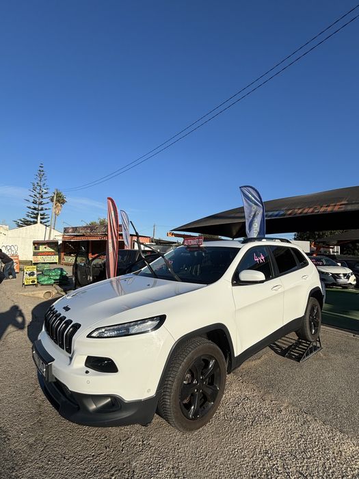 Jeep Cherokee 4x4 2016 motor mercedes 2.2 200cv full extras