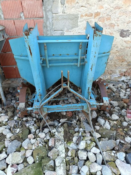 Sadzarka do ziemniaków, obsypnik