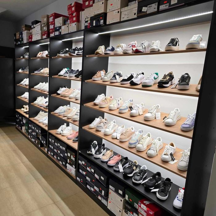 Sprzedam meble sklepowe